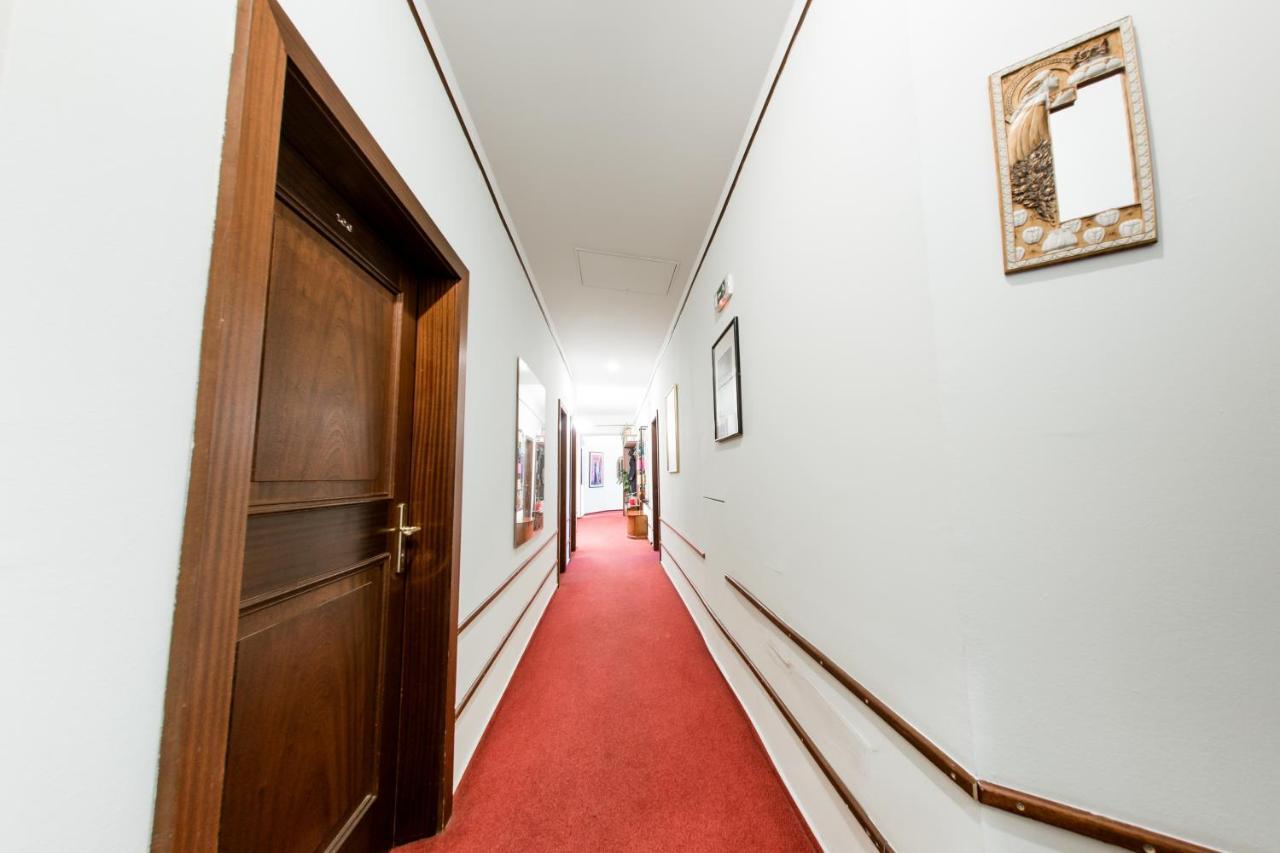 Hotel-Pension Dormium Вена Экстерьер фото
