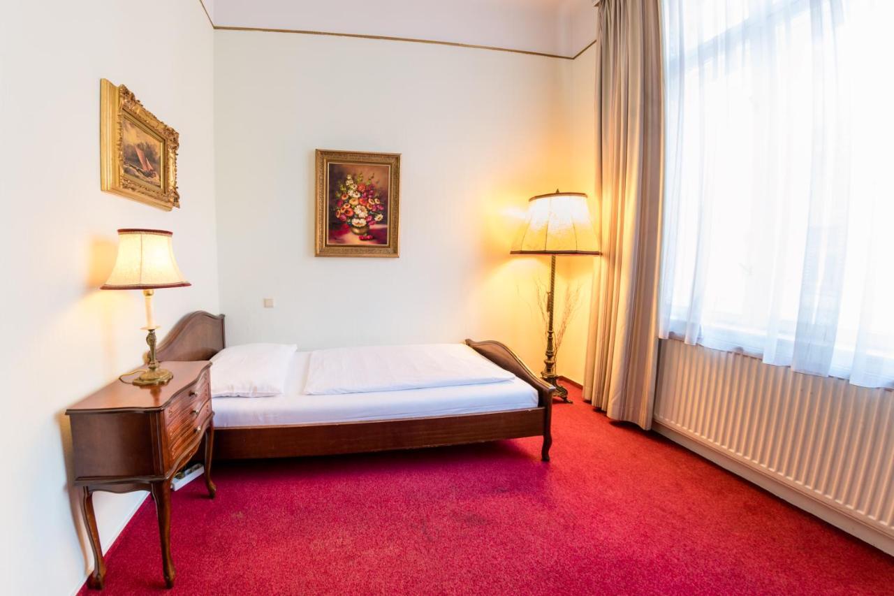 Hotel-Pension Dormium Вена Экстерьер фото