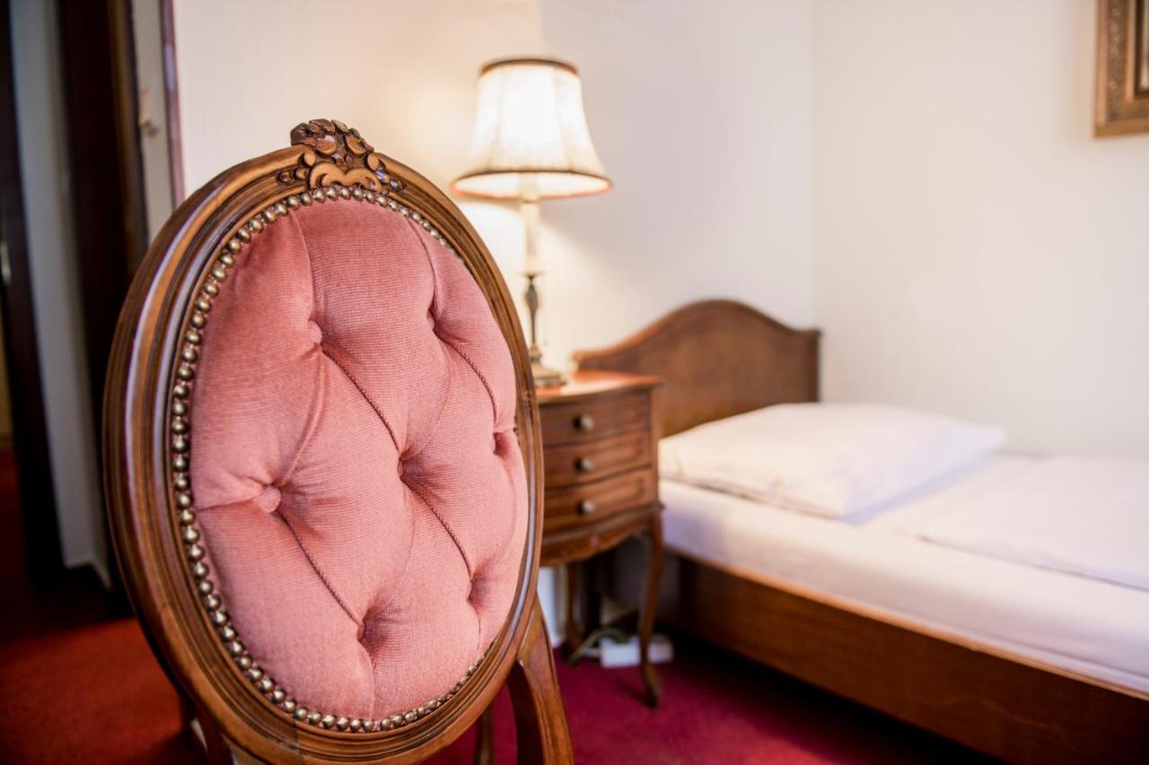 Hotel-Pension Dormium Вена Экстерьер фото