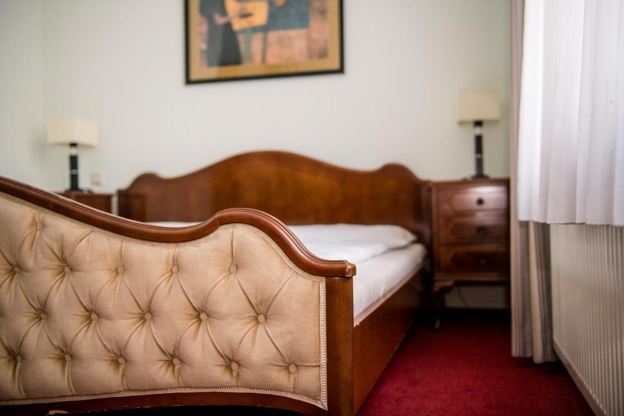 Hotel-Pension Dormium Вена Экстерьер фото