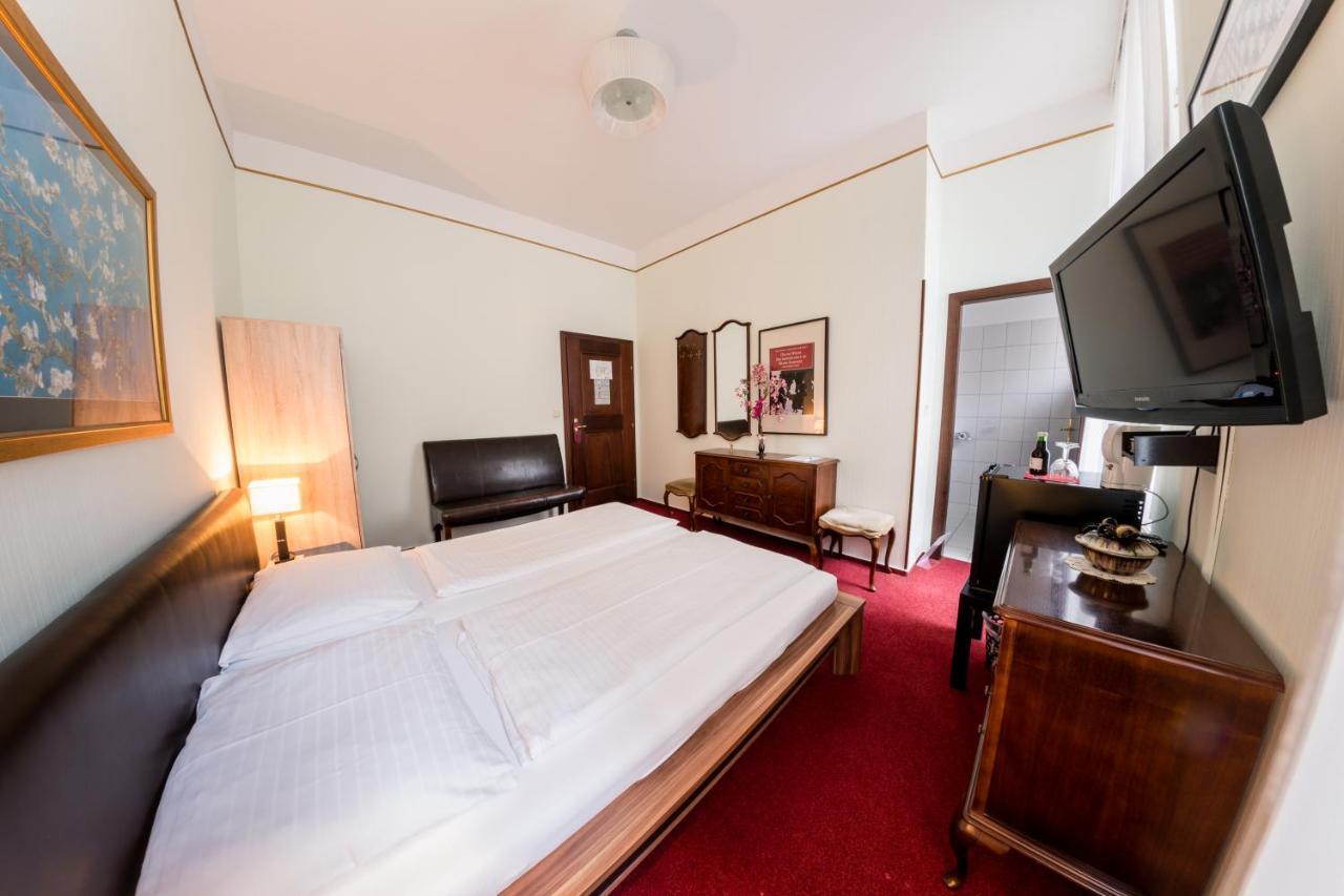 Hotel-Pension Dormium Вена Экстерьер фото