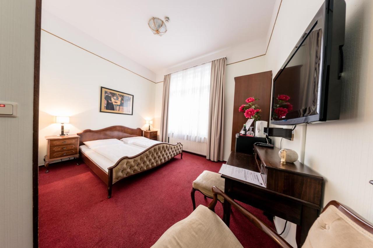 Hotel-Pension Dormium Вена Экстерьер фото